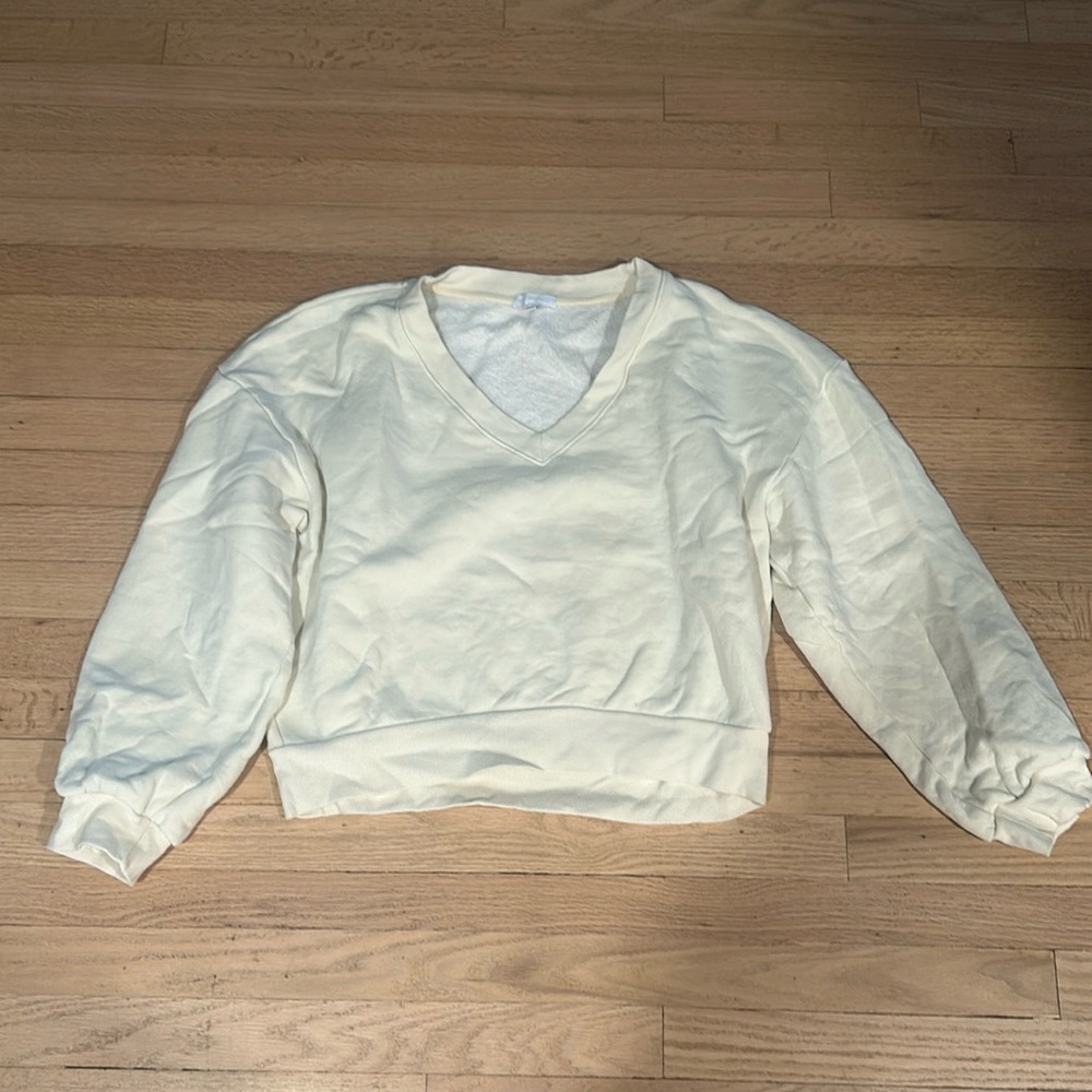 Cream V-Neck Cropped Sweatshirt - Women - Beyond Yoga Size L